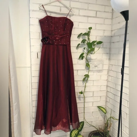 Deep Red Prom Dress - Picture 7 of 17